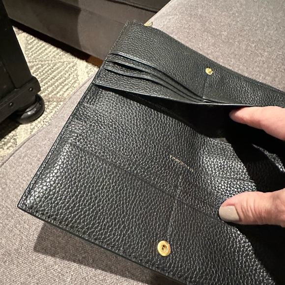 Tory Burch wallet black with gold accent - Picture 3 of 5